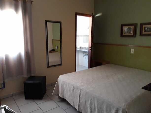 Imagen de la habitación del Hotel Imigrantes. Foto 28