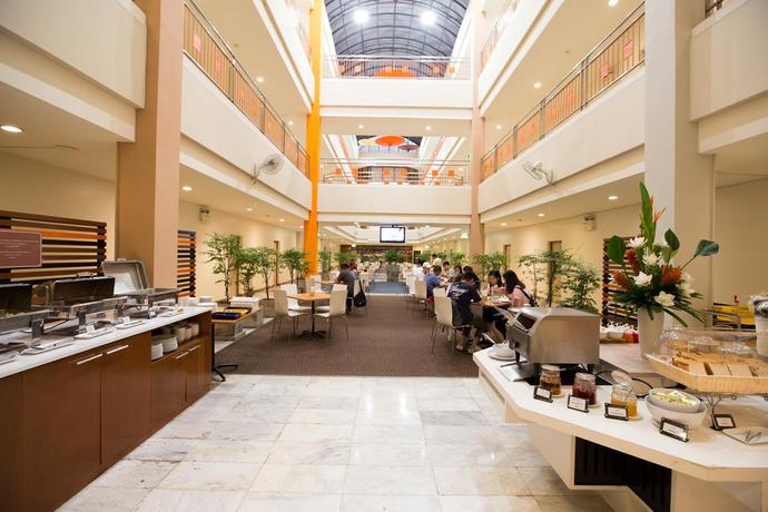 Imagen del bar/restaurante del Hotel Imm Thaphae Chiang Mai. Foto 3