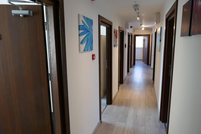 Imagen general del Hotel Immaculate 12-bed House Good Amenities in Wigan. Foto 6