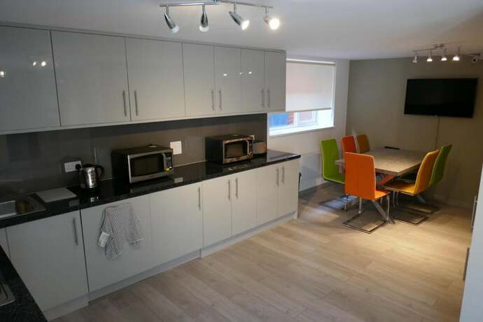 Imagen general del Hotel Immaculate 12-bed House Good Amenities in Wigan. Foto 14