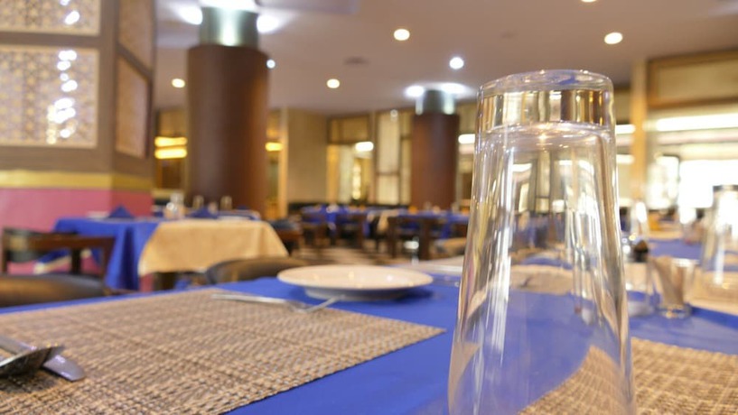 Imagen del bar/restaurante del Hotel Imo Concorde. Foto 10