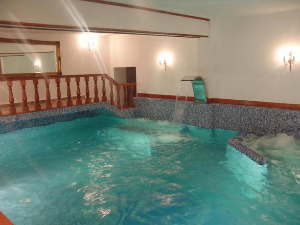 Imagen de la piscina del Hotel Imparatul Romanilor. Foto 16