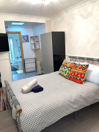 Imagen de la habitación del Hotel Impeccable Spacious 6-bed House in Romford. Foto 6