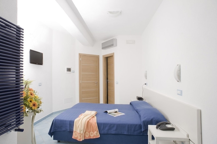 Imagen de la habitación del Hotel Imperamare. Foto 5