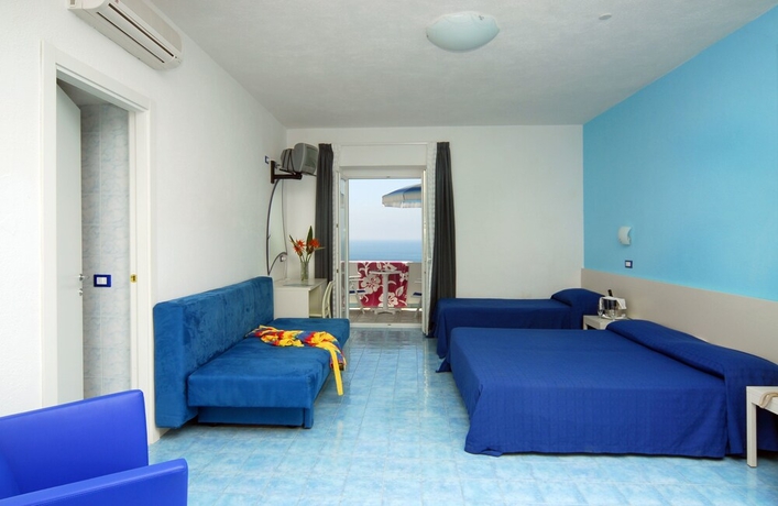 Imagen de la habitación del Hotel Imperamare. Foto 9