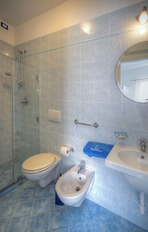 Imagen de la habitación del Hotel Imperamare. Foto 16