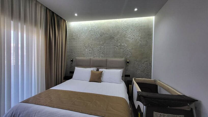Imagen de la habitación del Hotel Imperator, Tirana. Foto 15