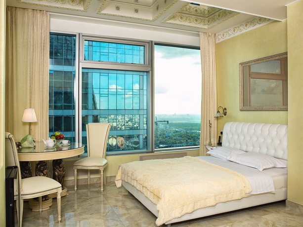 Imagen de la habitación del Hotel Imperia City. Foto 7