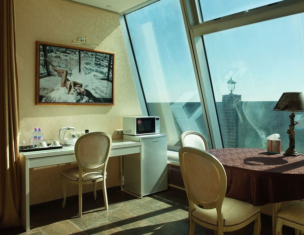 Imagen de la habitación del Hotel Imperia City. Foto 14