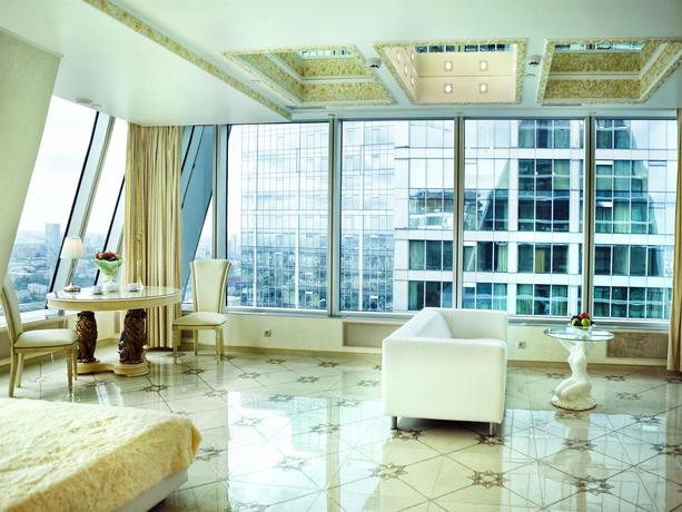 Imagen de la habitación del Hotel Imperia City. Foto 16
