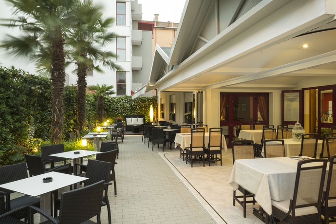 Imagen del bar/restaurante del Hotel Imperia, Lido Di Jesolo. Foto 8
