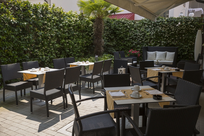 Imagen del bar/restaurante del Hotel Imperia, Lido Di Jesolo. Foto 13