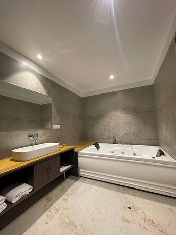 Imagen de la habitación del Hotel Imperia Resort by The Sky Imperial. Foto 15
