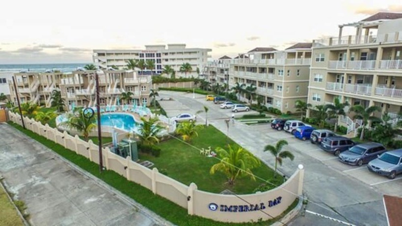 Imagen de la piscina del Hotel Imperial Bay Residences. Foto 19