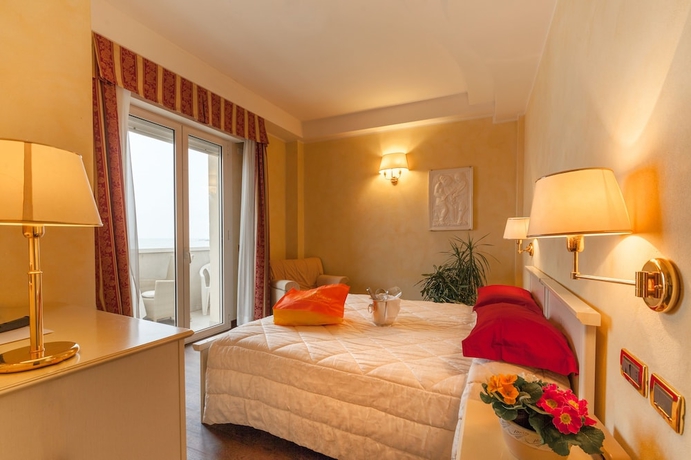 Imagen de la habitación del Hotel Imperial Beach. Foto 3