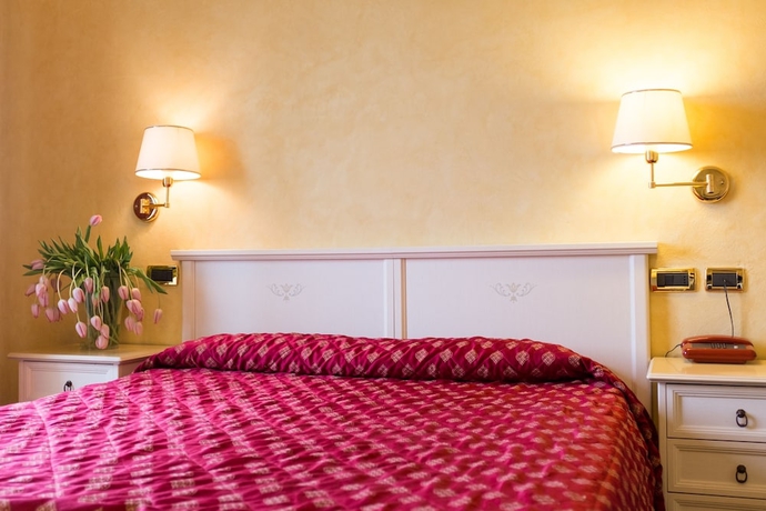 Imagen de la habitación del Hotel Imperial Beach. Foto 6