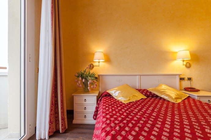 Imagen de la habitación del Hotel Imperial Beach. Foto 11