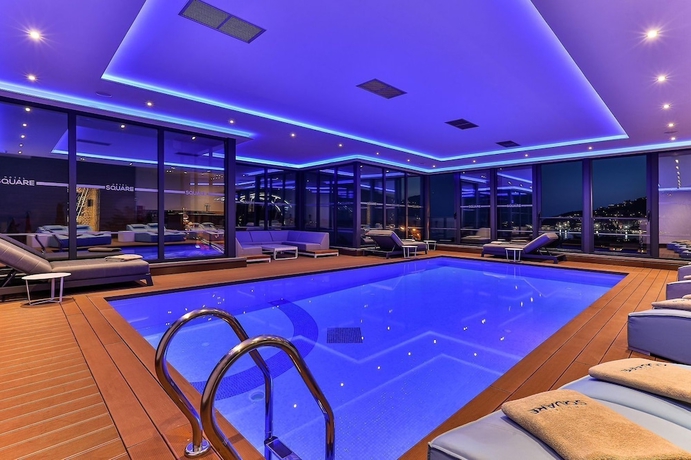 Imagen de la piscina del Hotel Imperial Conference and Spa. Foto 19