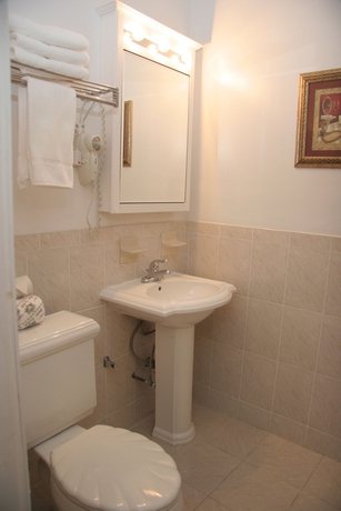 Imagen de la habitación del Hotel Imperial Court. Foto 2