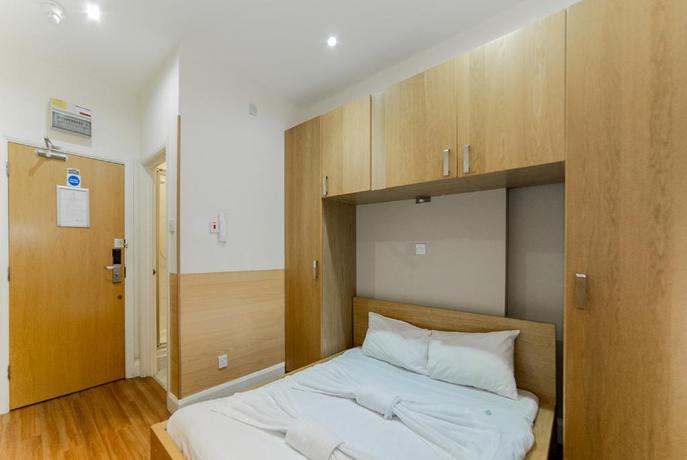 Imagen de la habitación del Hotel Imperial Court Studios. Foto 8