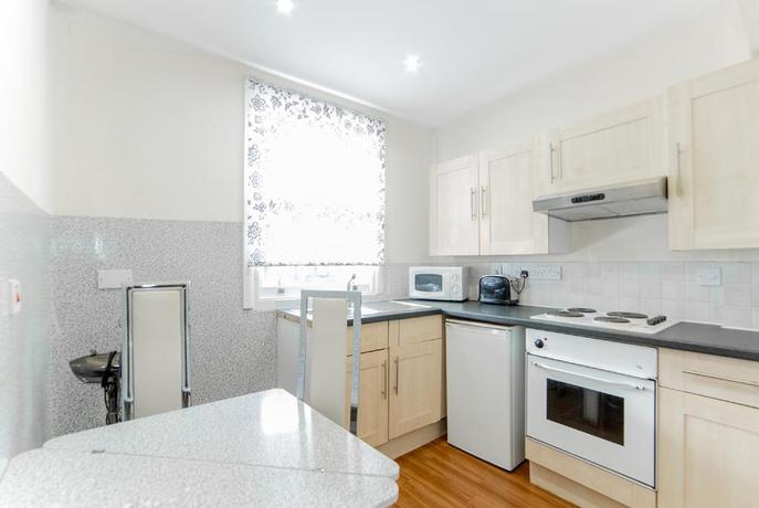 Imagen de la habitación del Hotel Imperial Court Studios. Foto 10