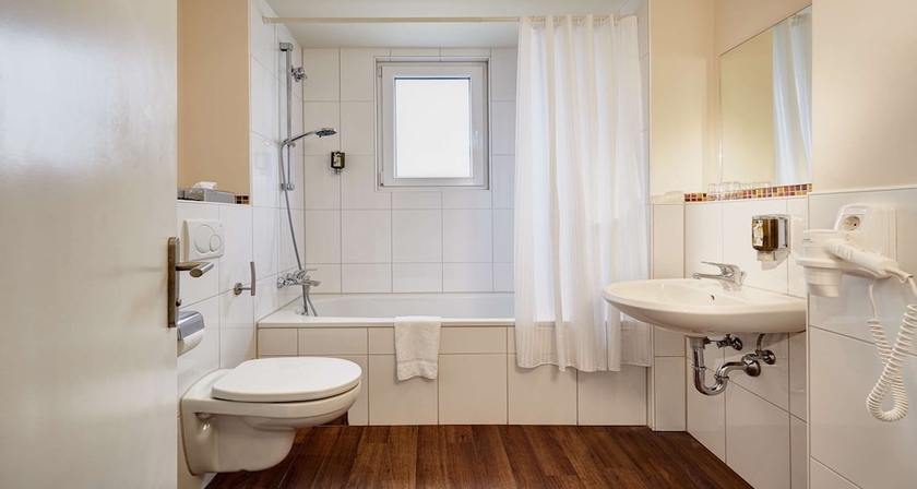 Imagen de la habitación del Hotel Imperial Dusseldorf, Sure Collection by BW. Foto 14