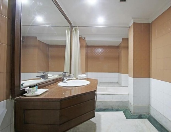 Imagen de la habitación del Hotel Imperial Executive. Foto 4