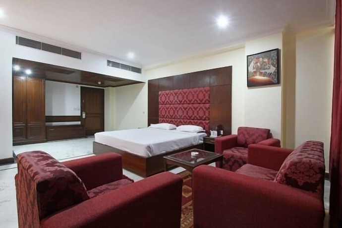 Imagen de la habitación del Hotel Imperial Executive. Foto 12