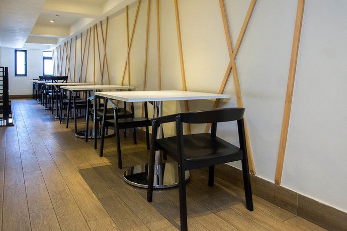 Imagen del bar/restaurante del Hotel Imperial Express. Foto 4