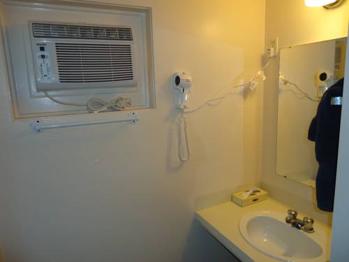 Imagen de la habitación del Hotel Imperial Fireside Inn. Foto 8