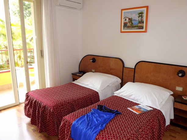 Imagen de la habitación del Hotel Imperial, Garda. Foto 8