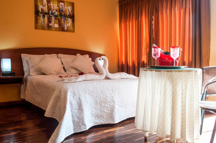 Imagen de los exteriores del Hotel Imperial Inn. Foto 10