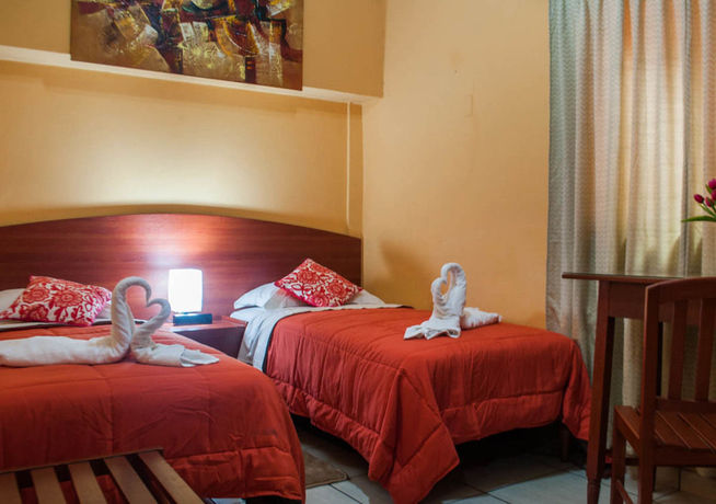 Imagen de los exteriores del Hotel Imperial Inn Hospedaje Tur&iacute;stico. Foto 12