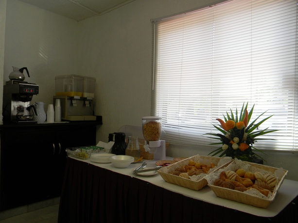 Imagen del bar/restaurante del Hotel Imperial Laguna Faranda. Foto 3