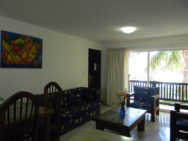 Imagen de los interiores del Hotel Imperial Laguna Faranda. Foto 16