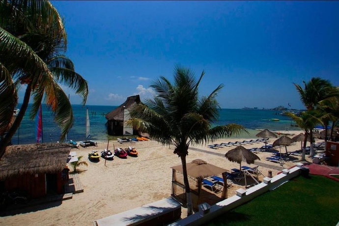 Imagen de los exteriores del Hotel Imperial Las Perlas. Foto 6