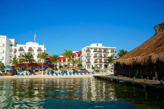 Imagen de los exteriores del Hotel Imperial Las Perlas. Foto 8