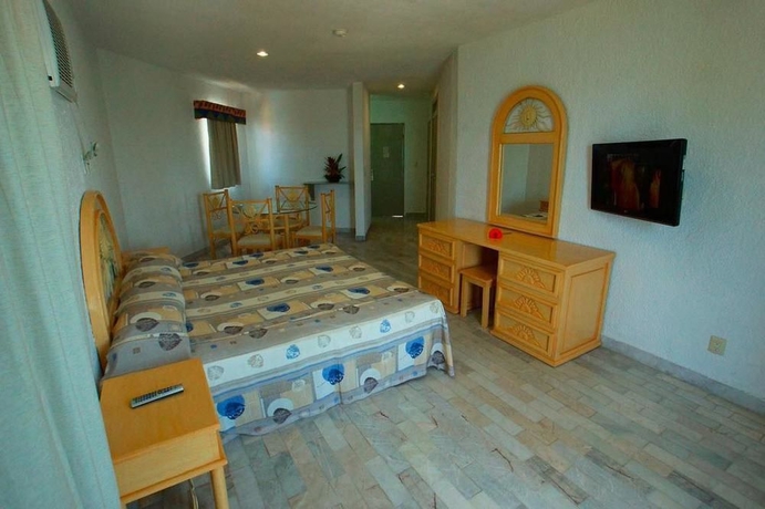 Imagen de la habitación del Hotel Imperial Las Perlas. Foto 2