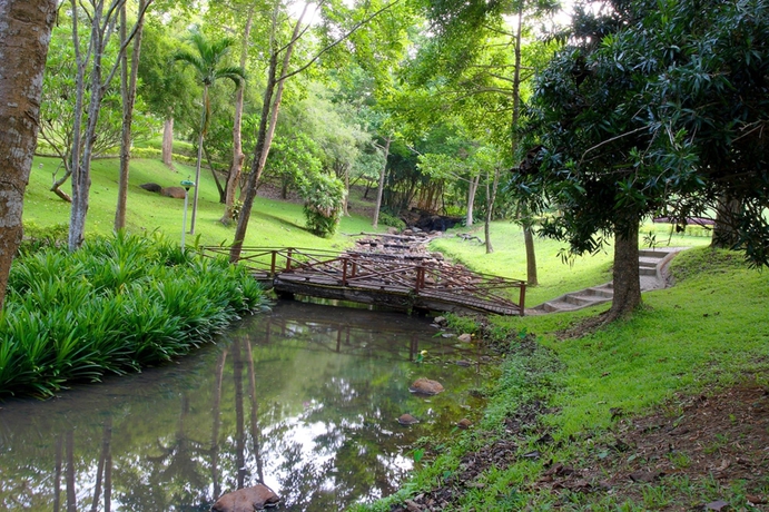 Imagen de los exteriores del Hotel Imperial Mae Hong Son Resort. Foto 2
