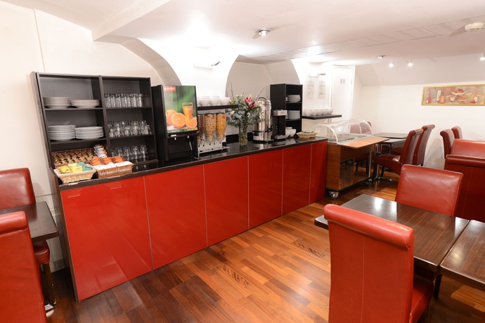 Imagen del bar/restaurante del Hotel Imperial, &Oacute;pera. Foto 2