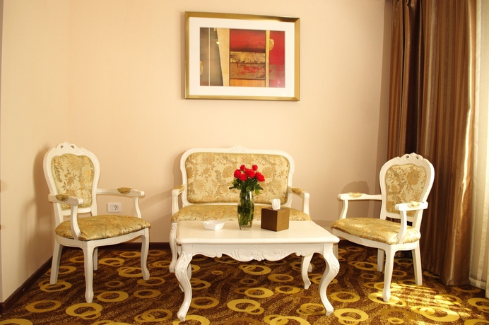 Imagen de la habitación del Hotel Imperial Palace, Erev&aacute;n. Foto 6