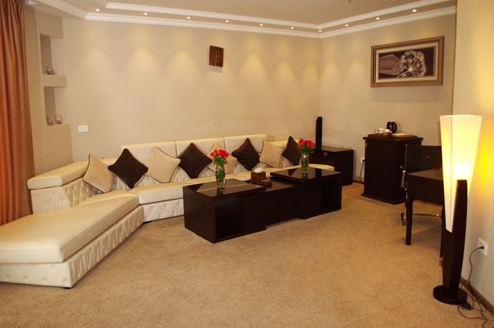 Imagen de los interiores del Hotel Imperial Palace. Foto 9