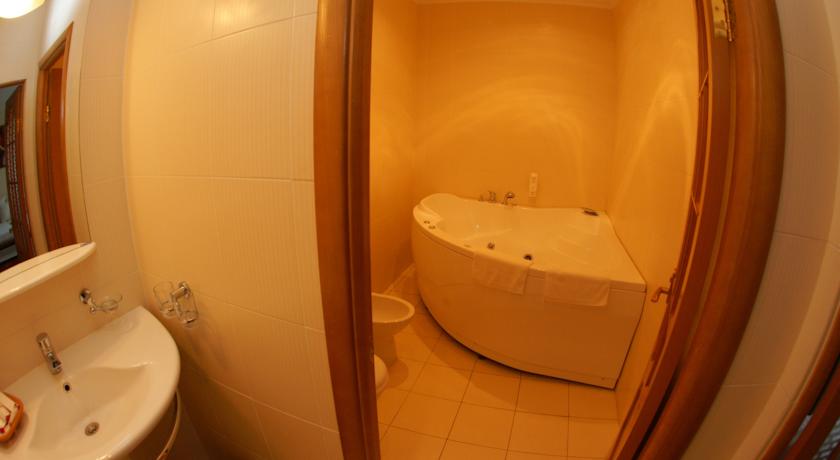 Imagen de la habitación del Hotel Imperial Palace Hotel. Foto 9