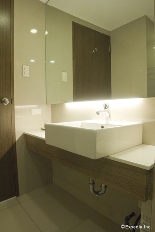 Imagen de la habitación del Hotel Imperial Palace Suites. Foto 3