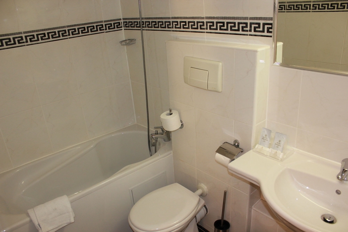 Imagen de la habitación del Hotel Imperial, París. Foto 3