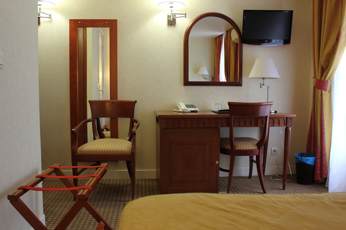 Imagen de la habitación del Hotel Imperial, París. Foto 8