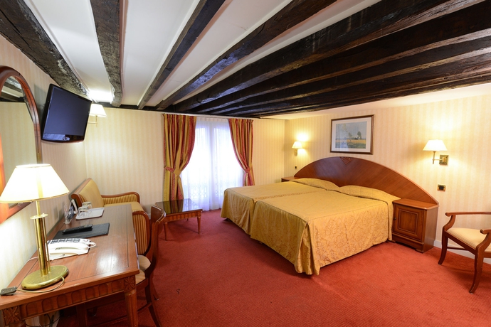 Imagen de la habitación del Hotel Imperial, París. Foto 15