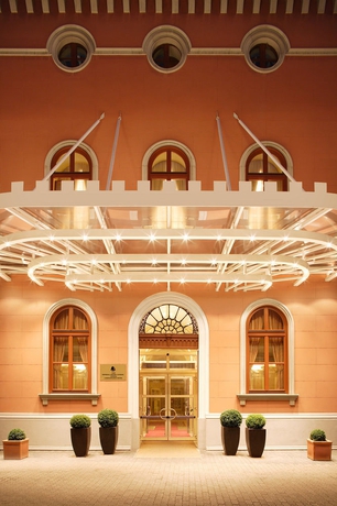 Imagen general del Hotel Imperial Riding School, Autograph Collection. Foto 3
