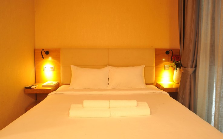 Imagen de la habitación del Hotel Imperial Saigon. Foto 7