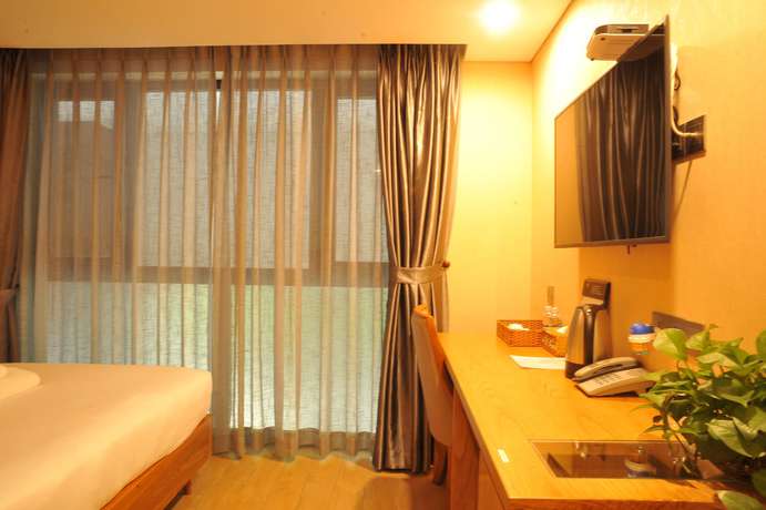 Imagen de la habitación del Hotel Imperial Saigon. Foto 12